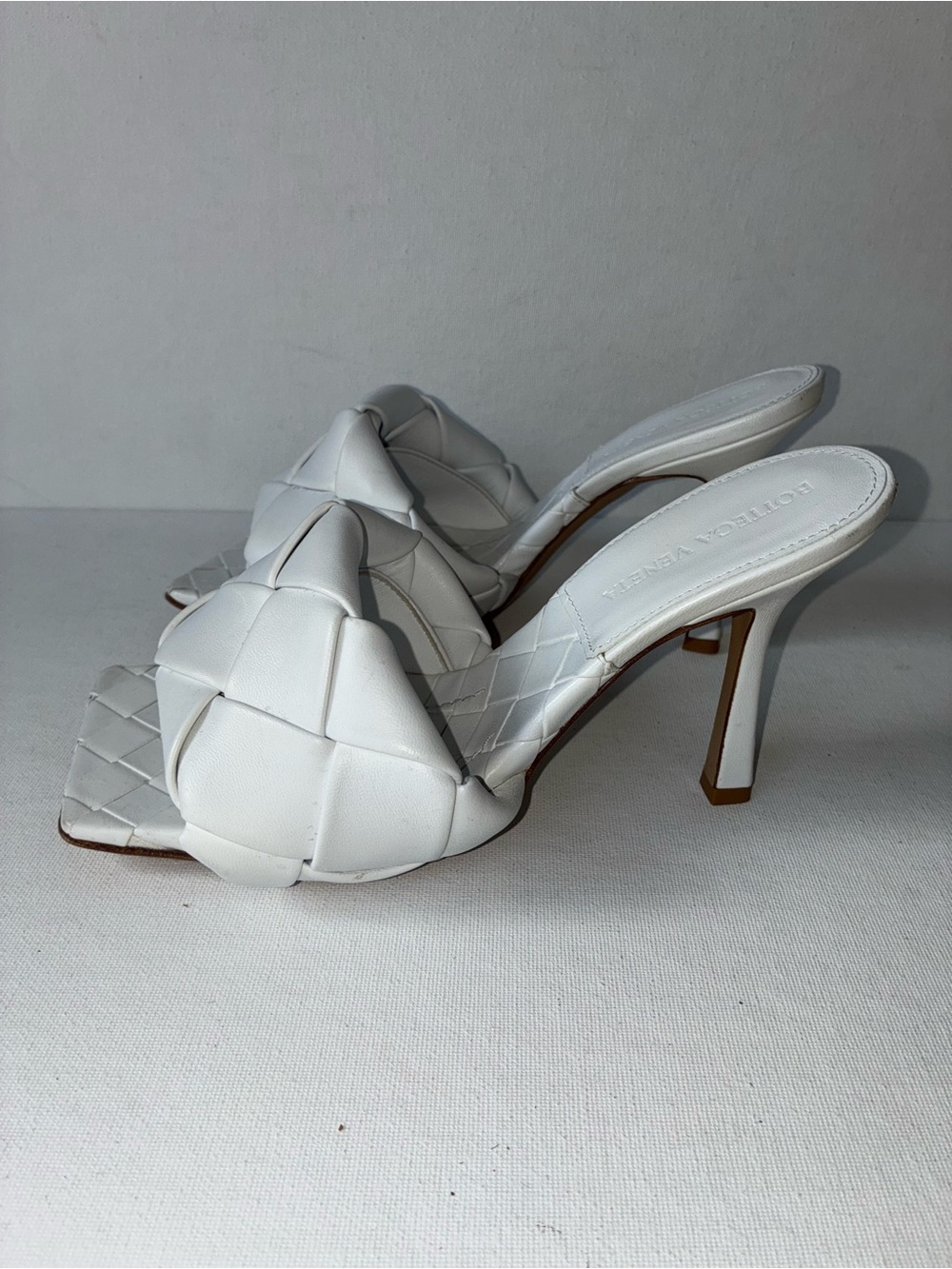 Bottega Veneta White Intrecciato Braided Stiletto Slide Heels size 36